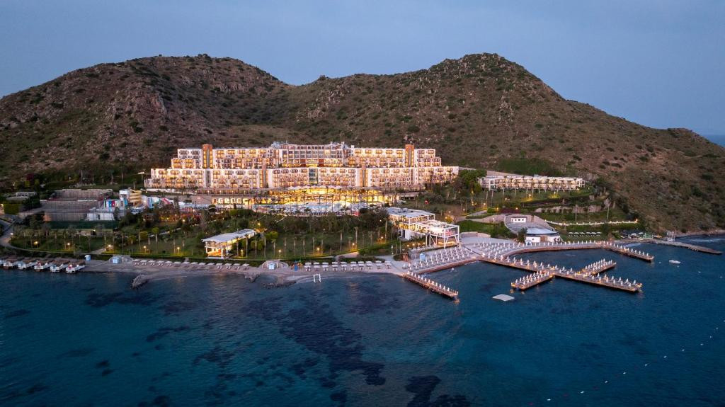 Kefaluka Resort 5*