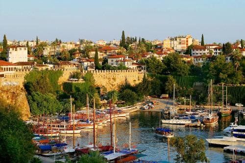Lavin Suites Hotel 3*
