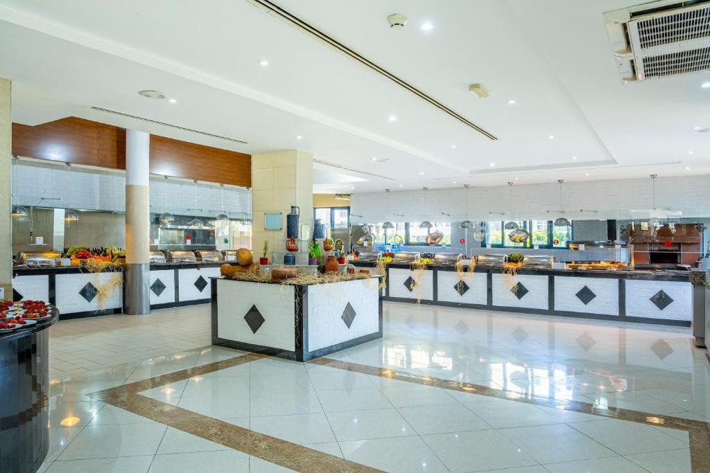 Queens Park Le Jardin (Ex. Le Jardin Resort) 5*