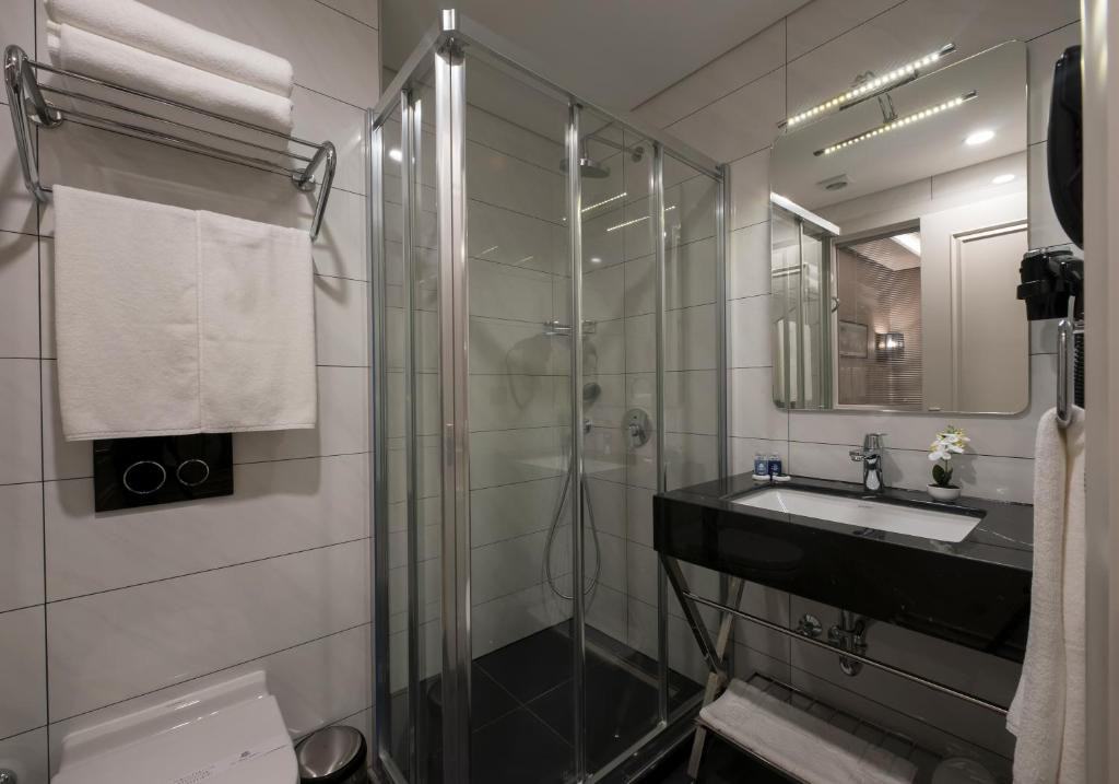Le Petit Palace Hotel 4*