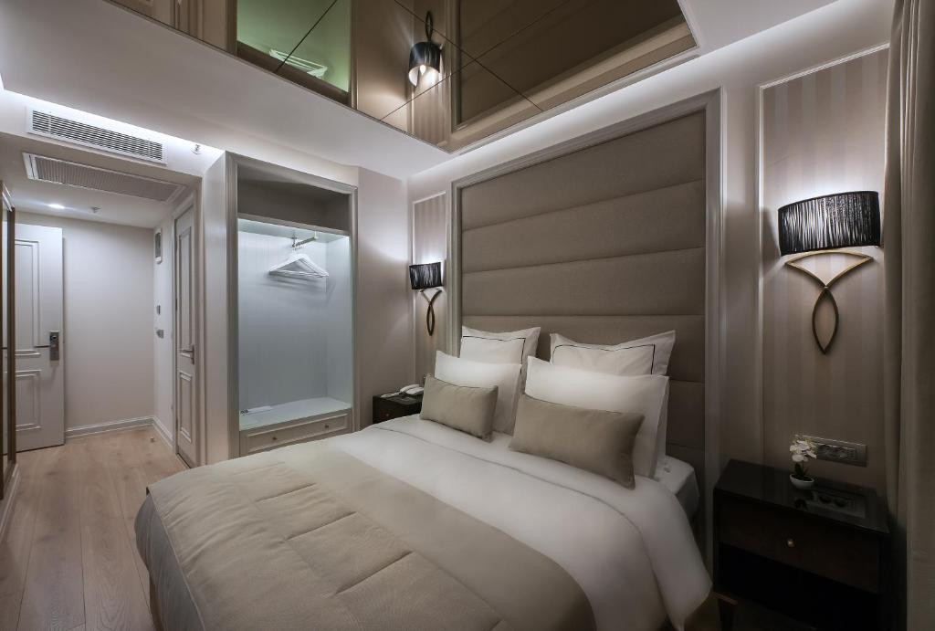Le Petit Palace Hotel 4*