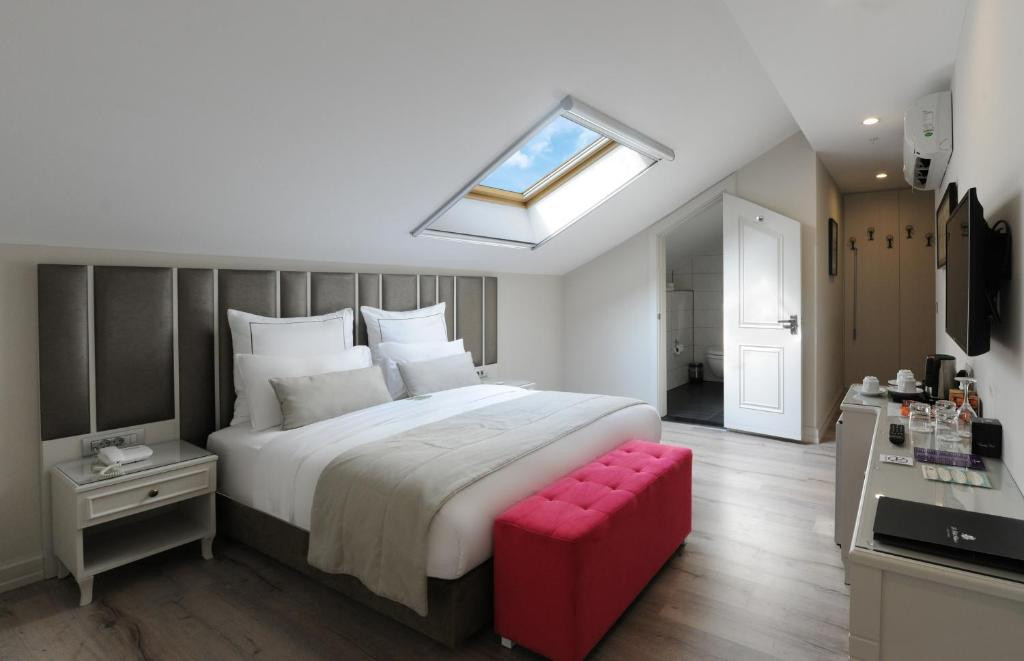 Le Petit Palace Hotel 4*
