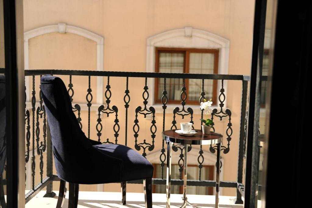 Le Petit Palace Hotel 4*