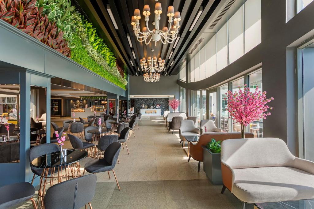 Limak Lara De Luxe Hotel & Resort 5*