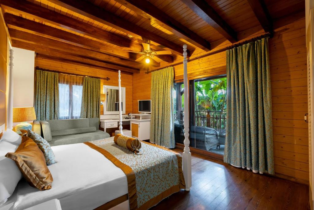 Long Beach 5*