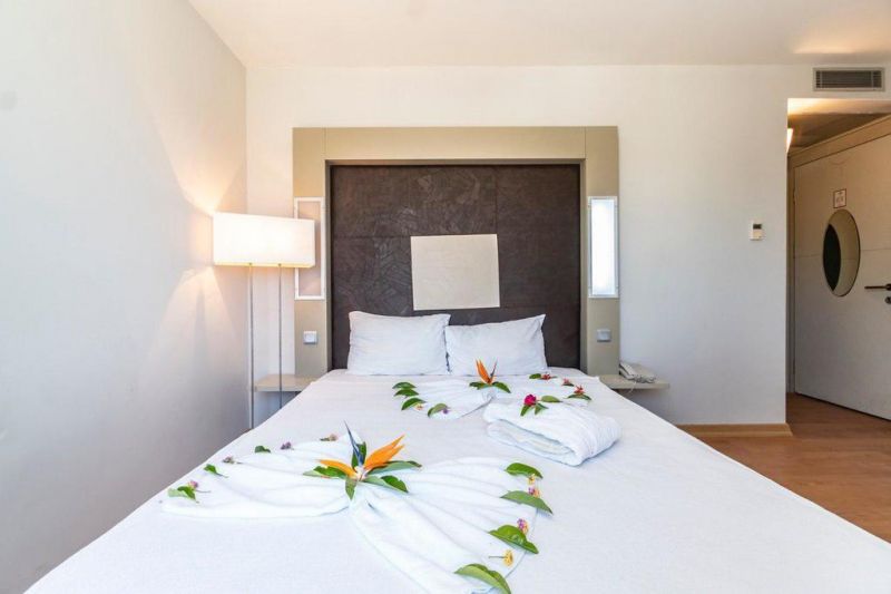 Maira Beach Hotel 3*