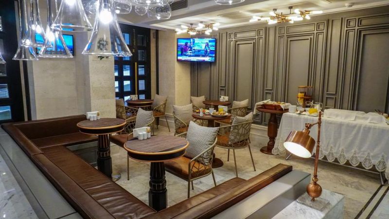 Maroon Tomtom Hotel 4*