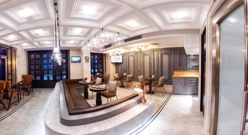 Maroon Tomtom Hotel 4*