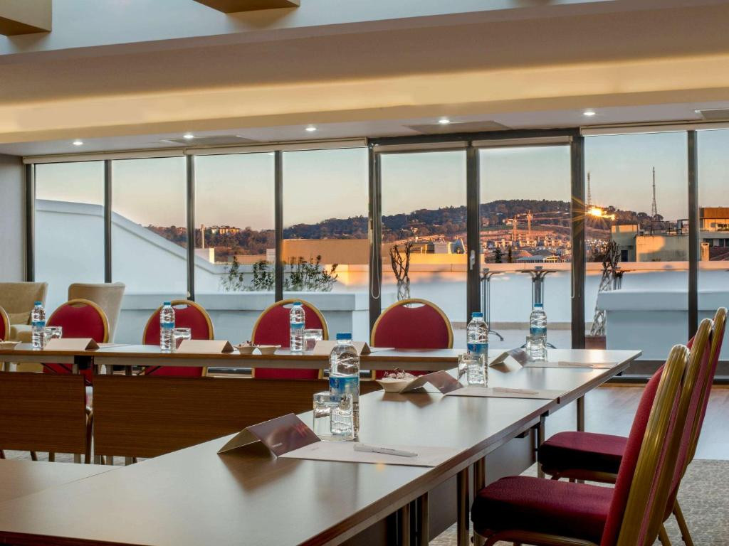 Mercure Istanbul Altunizade 4*