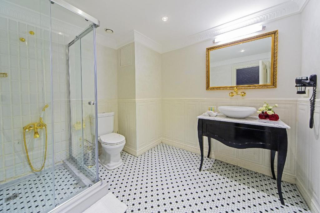Meroddi Galata Mansion 4*