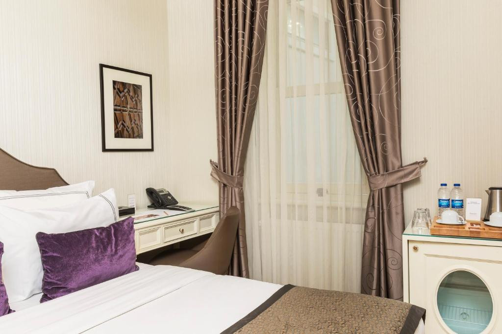 Meroddi Galata Mansion 4*