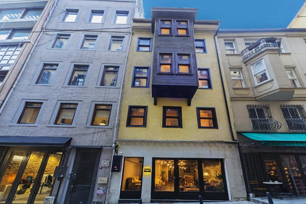 Meroddi Galata Mansion 4*