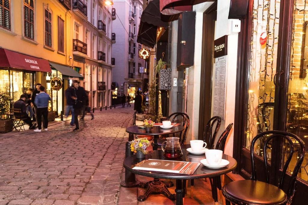 Meroddi Galata Mansion 4*
