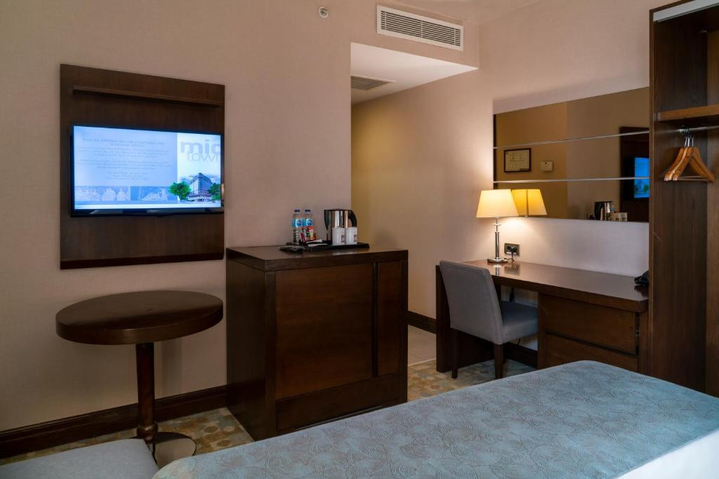 Mid Town 4*