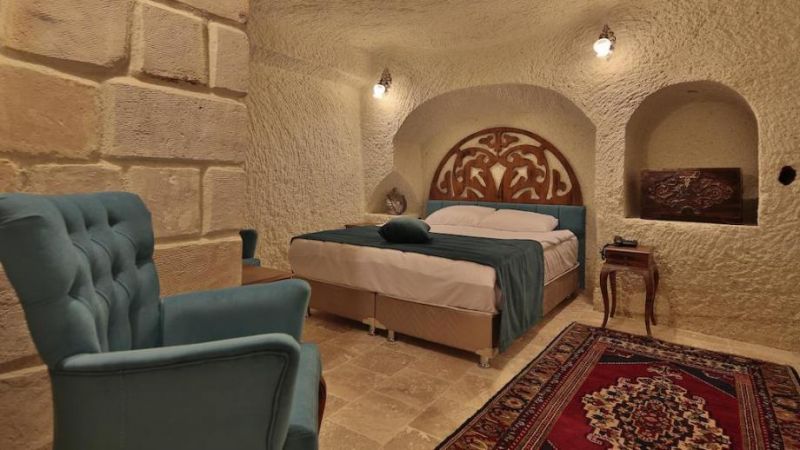 Miracle Cave Hotel 2*