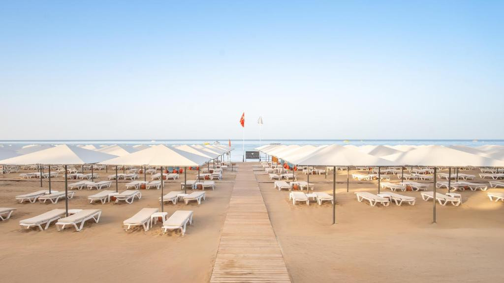 Miramare Queen Hotel 5*