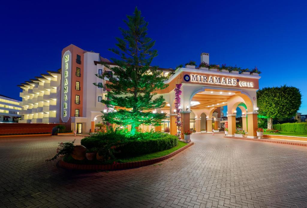 Miramare Queen Hotel 5*