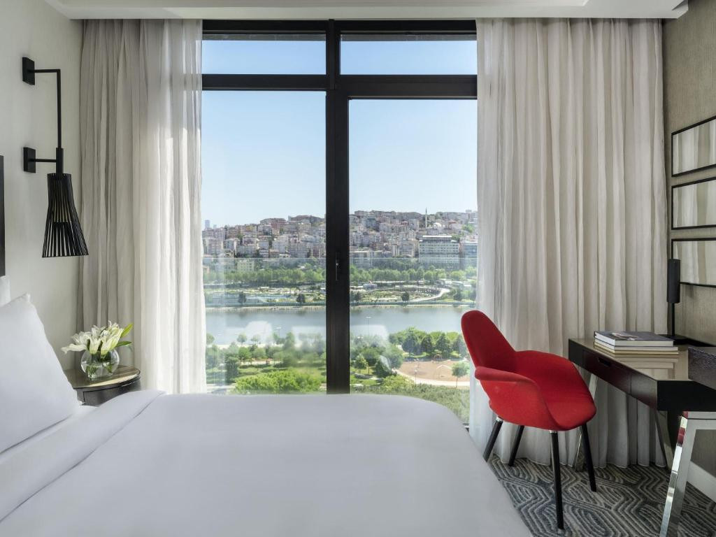 Movenpick Istanbul Hotel Golden Horn 5*
