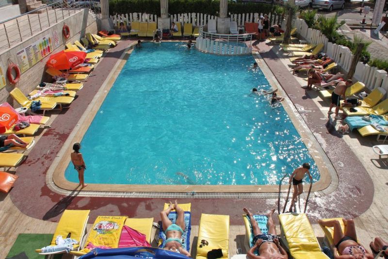 Mutlu Apart 3*