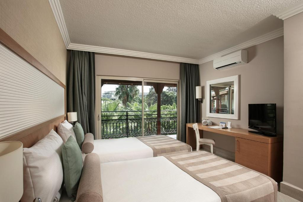 Paloma Oceana Resort 5*