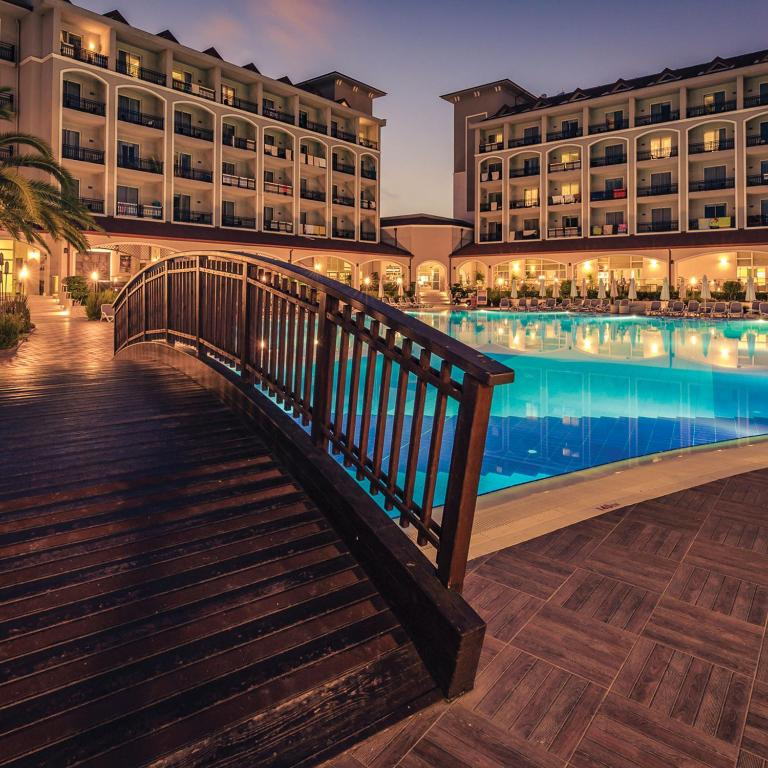Paloma Oceana Resort 5*