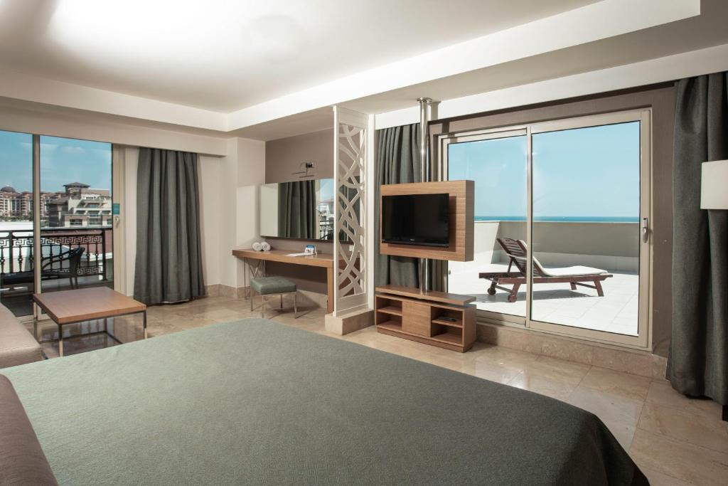 Paloma Oceana Resort 5*