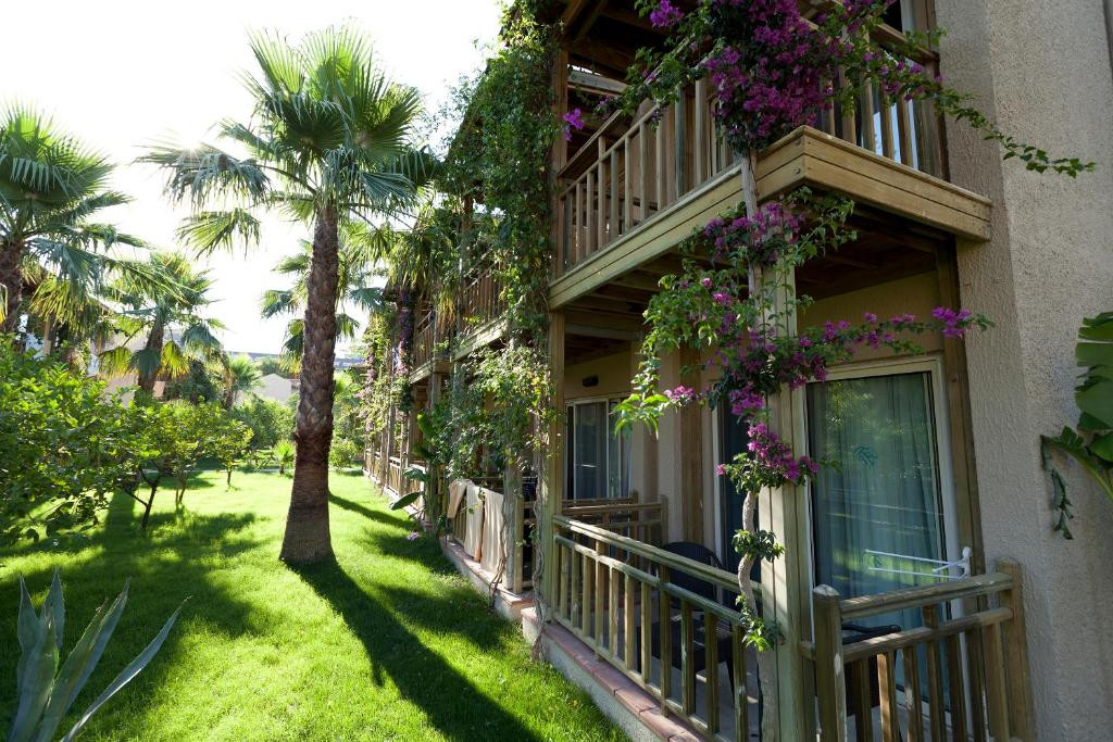 Paloma Oceana Resort 5*