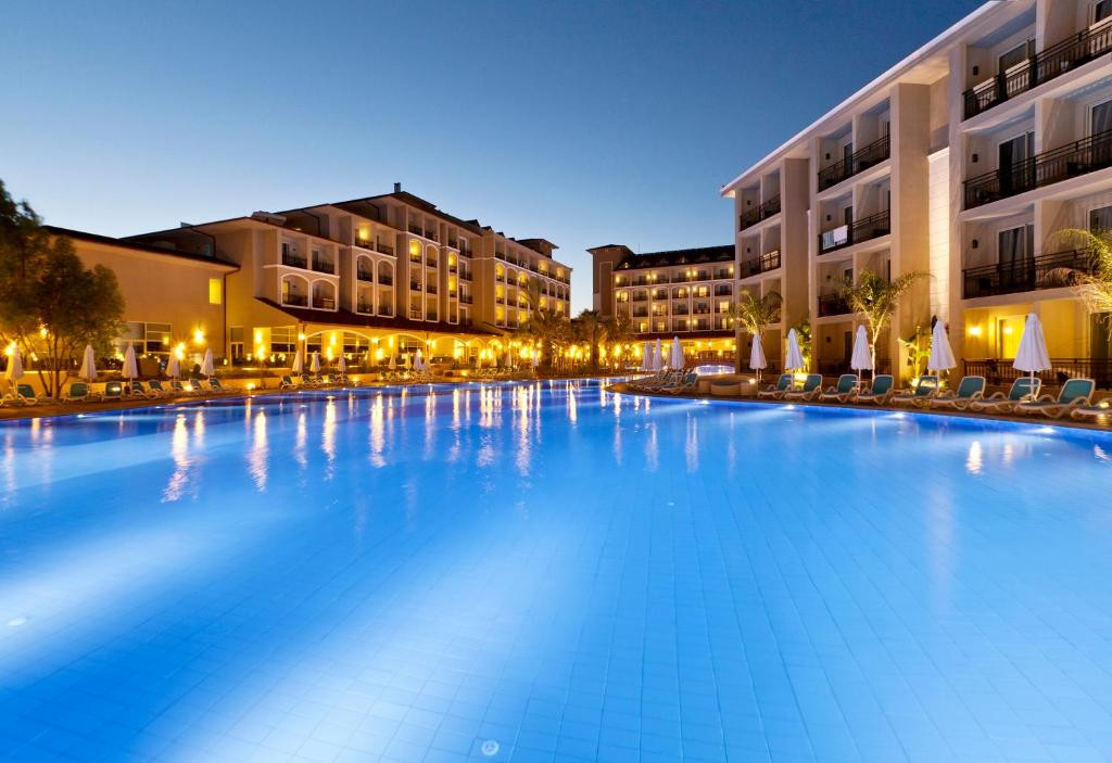 Paloma Oceana Resort 5*