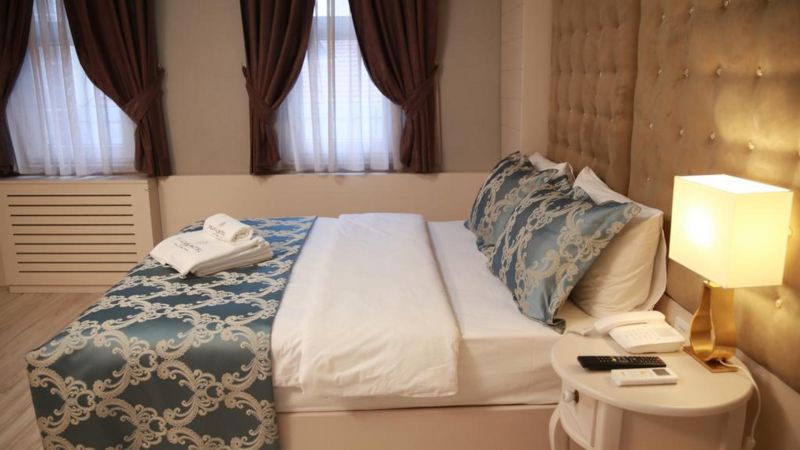 Pelican House Hotel 3*