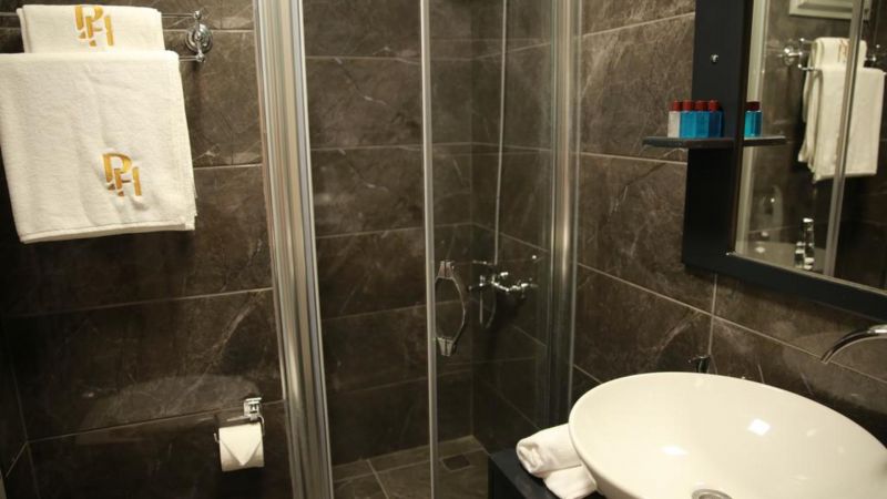 Pelican House Hotel 3*
