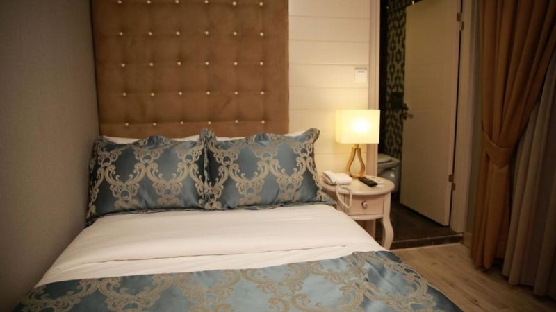Pelican House Hotel 3*