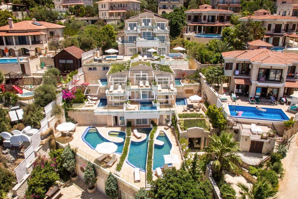 Peninsula Gardens Adults Only 14+