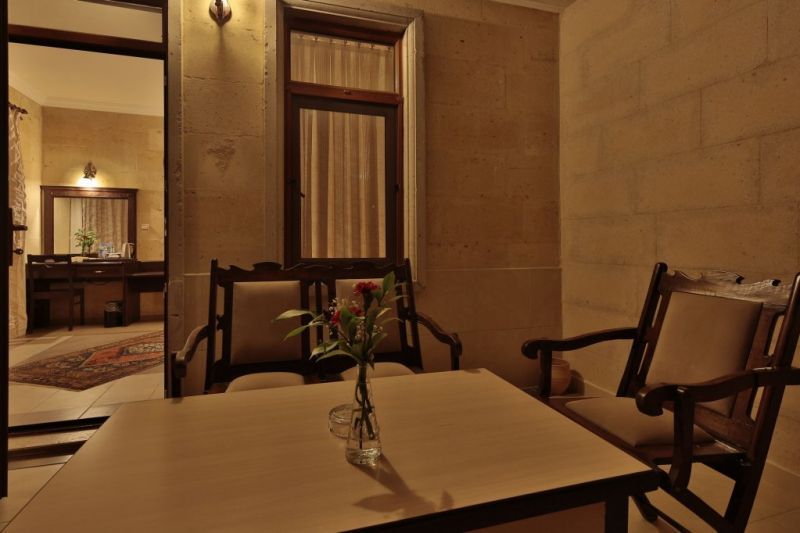 Royal Stone Houses 3*