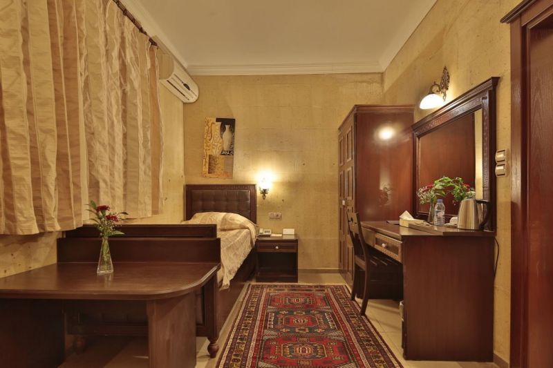 Royal Stone Houses 3*