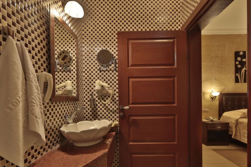 Royal Stone Houses 3*