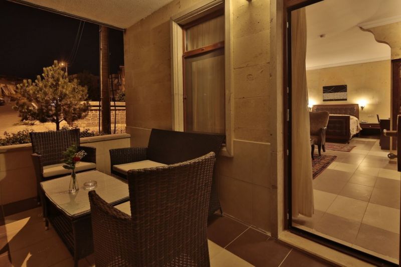 Royal Stone Houses 3*