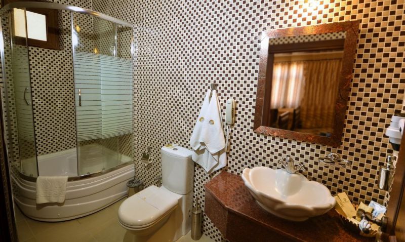 Royal Stone Houses 3*