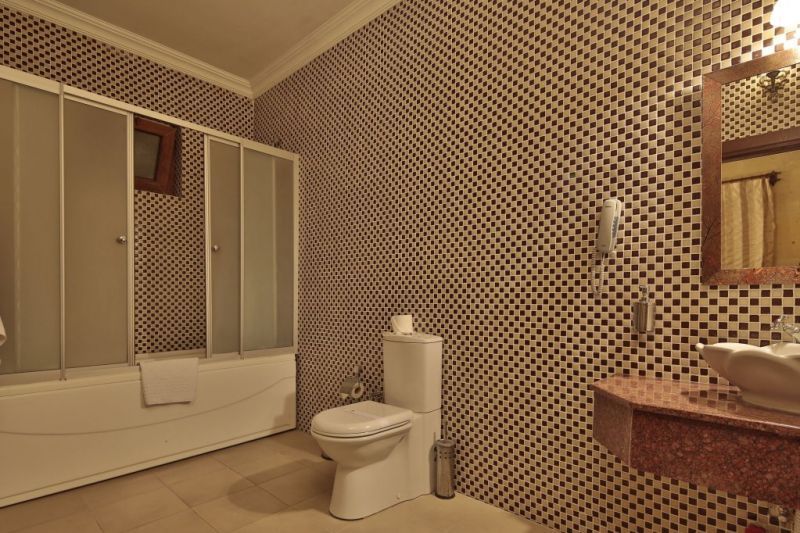 Royal Stone Houses 3*