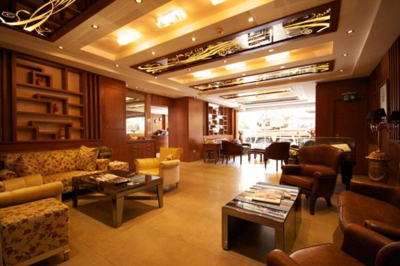 Q Hotel Old City 3*
