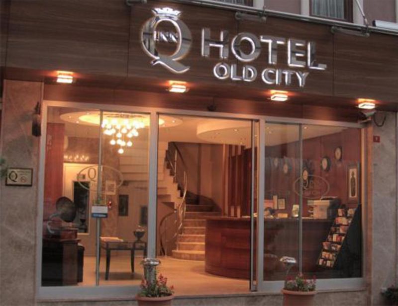 Q Hotel Old City 3*
