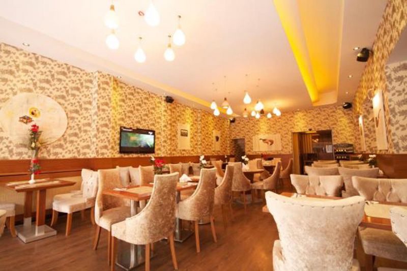 Q Hotel Old City 3*