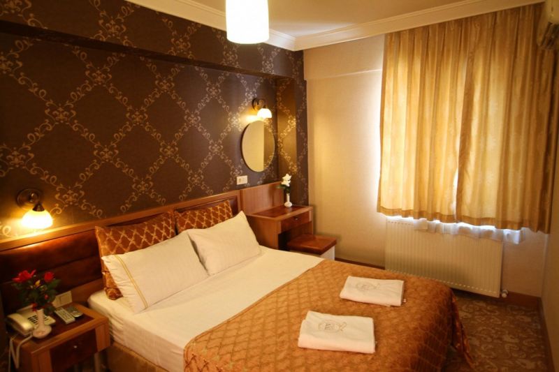 Q Hotel Old City 3*