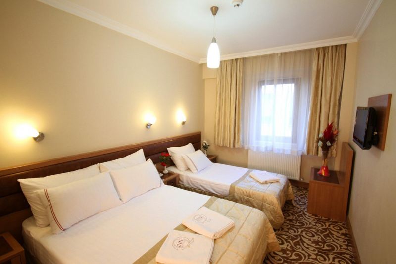 Q Hotel Old City 3*