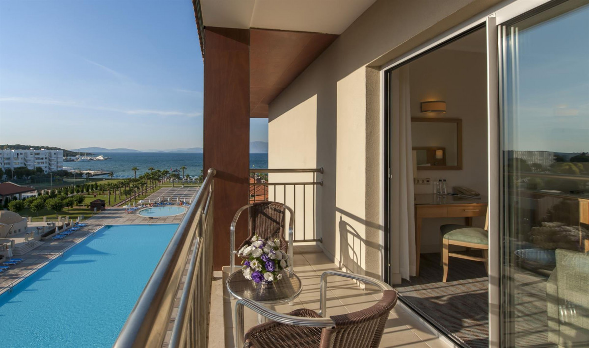 Radisson Blu Resort & Spa 5*