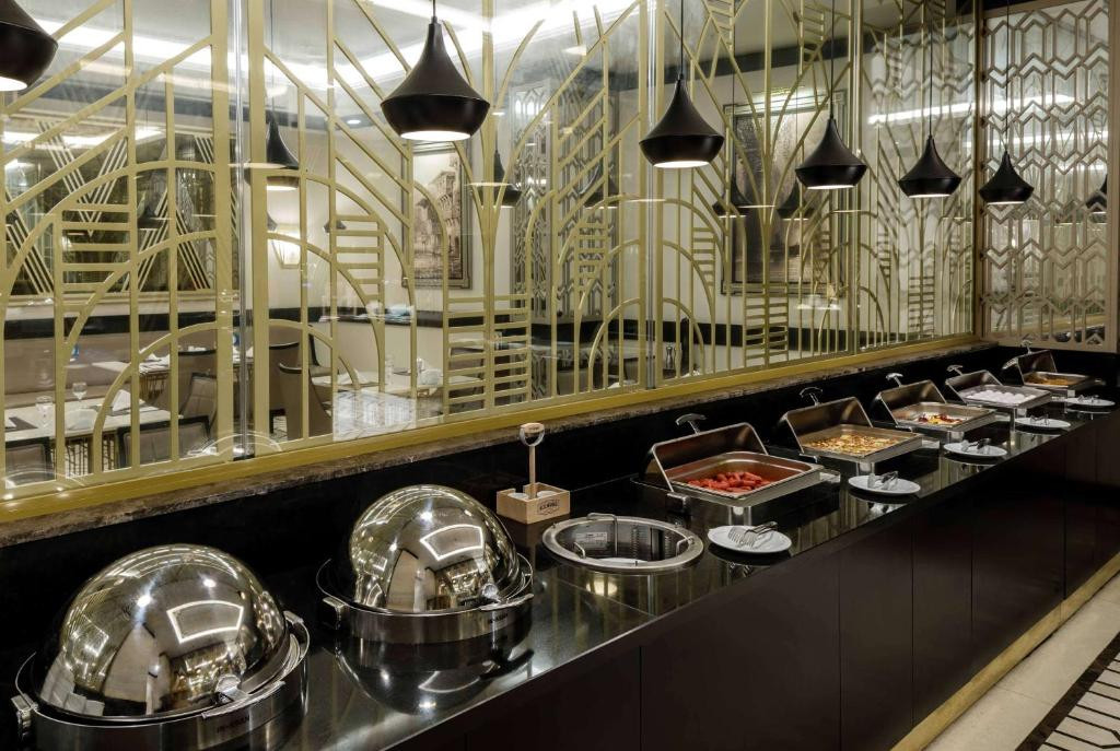 Ramada By Wyndham Istanbul Golden Horn 4*