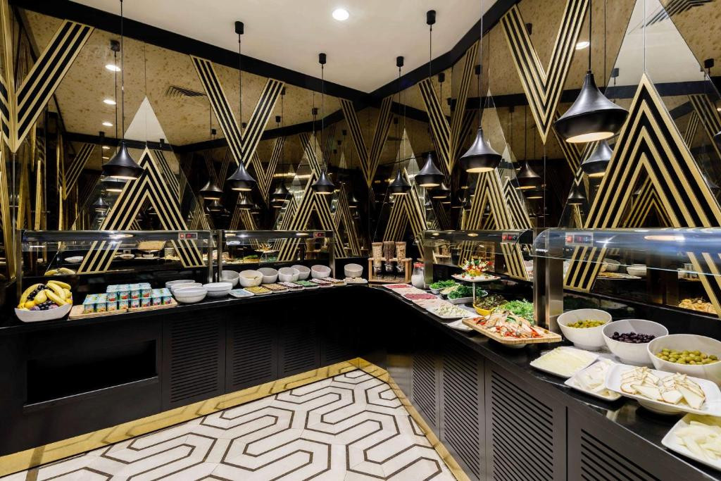 Ramada By Wyndham Istanbul Golden Horn 4*