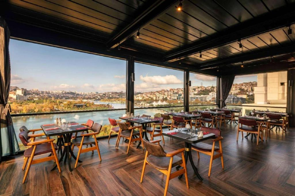 Ramada By Wyndham Istanbul Golden Horn 4*