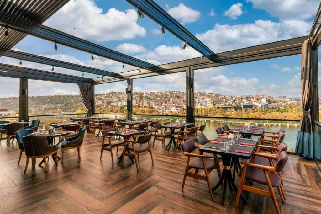 Ramada By Wyndham Istanbul Golden Horn 4*