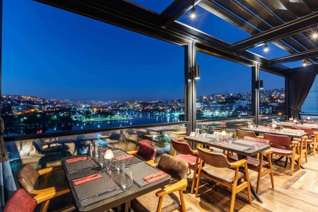 Ramada By Wyndham Istanbul Golden Horn 4*