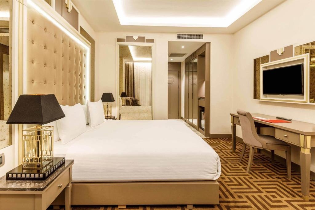 Ramada By Wyndham Istanbul Golden Horn 4*